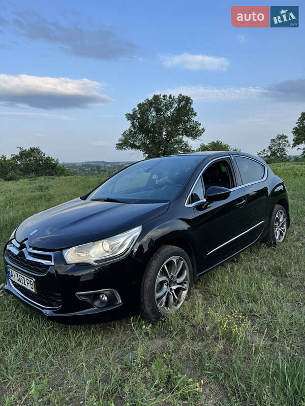 Хэтчбек Citroen DS4 2012 в 
