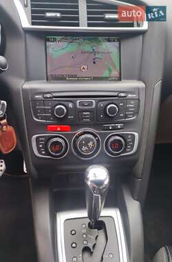 Хэтчбек Citroen DS4 2012 в 