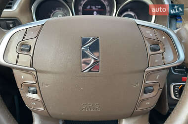 Хэтчбек Citroen DS4 2012 в 