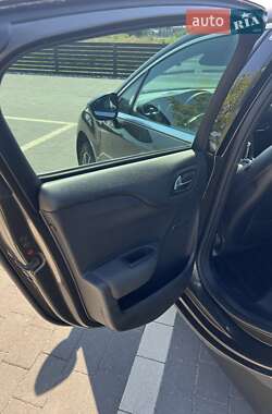 Хэтчбек Citroen DS4 2012 в 