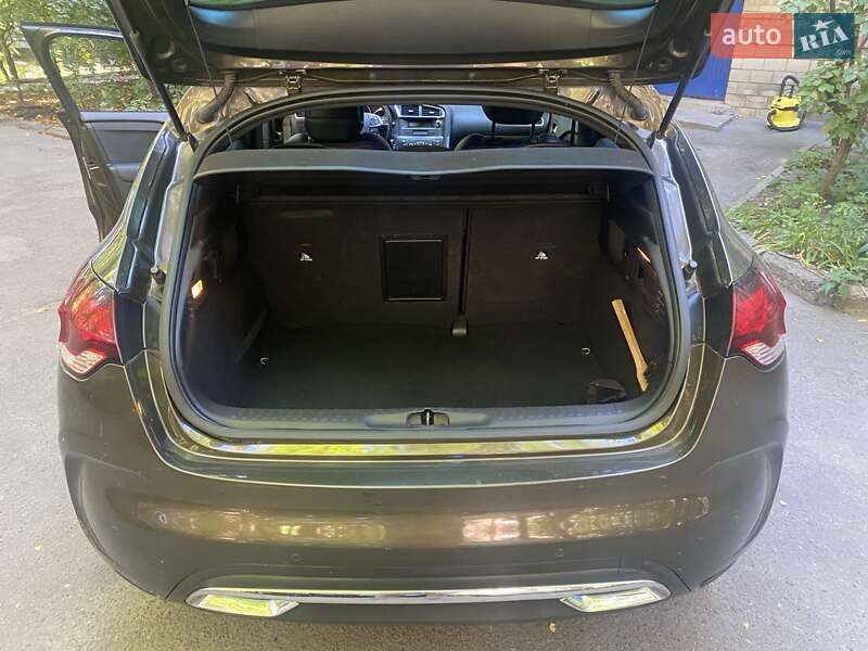 Хэтчбек Citroen DS4 2012 в Киеве