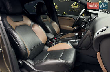 Хэтчбек Citroen DS4 2012 в 