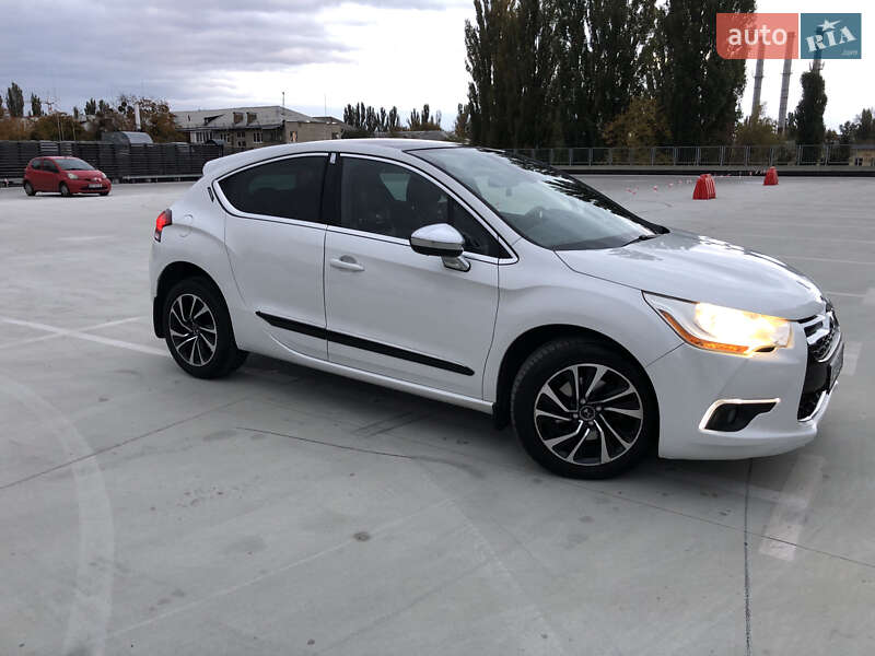 Хетчбек Citroen DS4 2014 в Києві