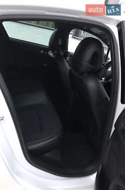 Хетчбек Citroen DS4 2014 в  фото 38 Хетчбек Citroen DS4 2014 в