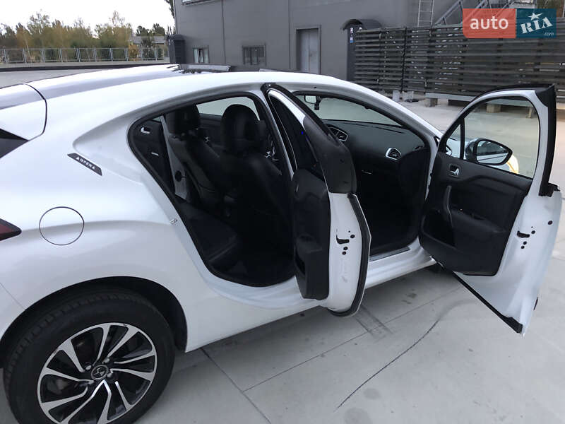 Хетчбек Citroen DS4 2014 в Києві