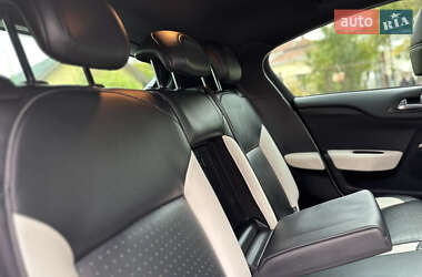 Хэтчбек Citroen DS4 2011 в 