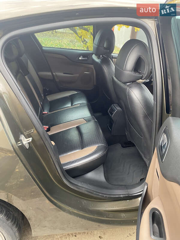 Хэтчбек Citroen DS4 2012 в Краснограде фото 9 Хэтчбек Citroen DS4 2012 в Краснограде