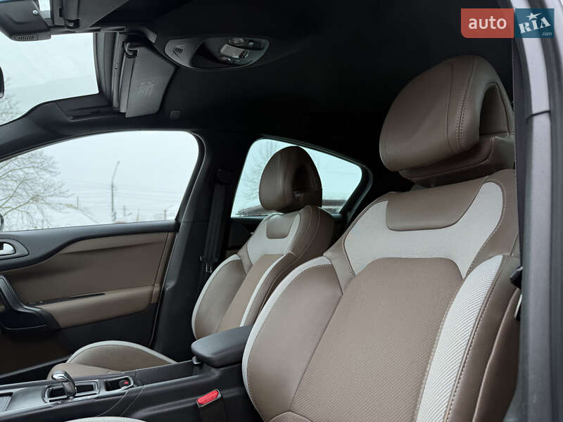 Хетчбек Citroen DS4 2012 в Стрию