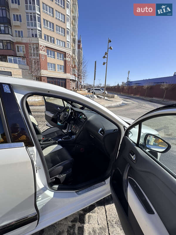 Хетчбек Citroen DS4 2013 в Умані фото 16 Хетчбек Citroen DS4 2013 в Умані