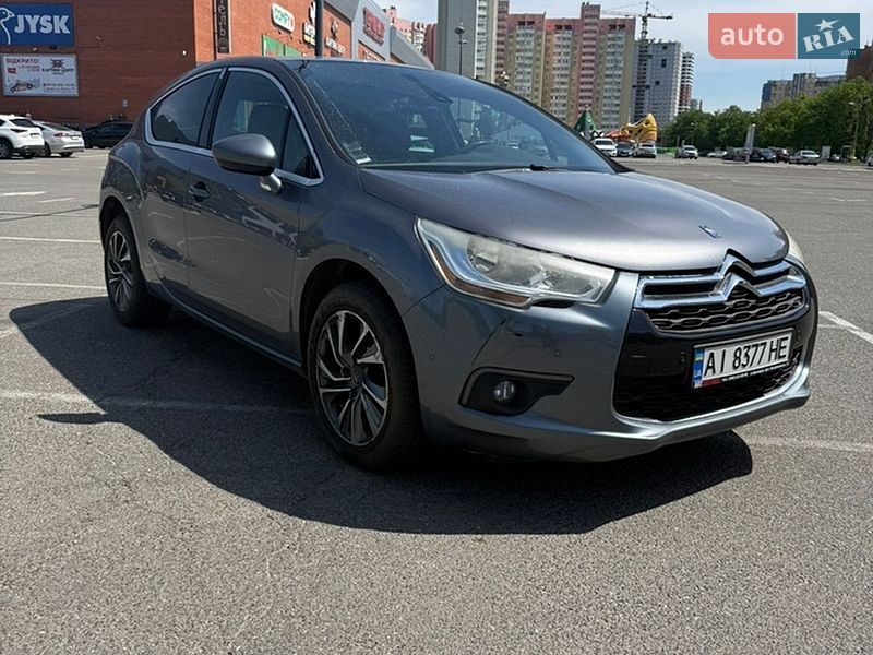 Хэтчбек Citroen DS4 2012 в Киеве