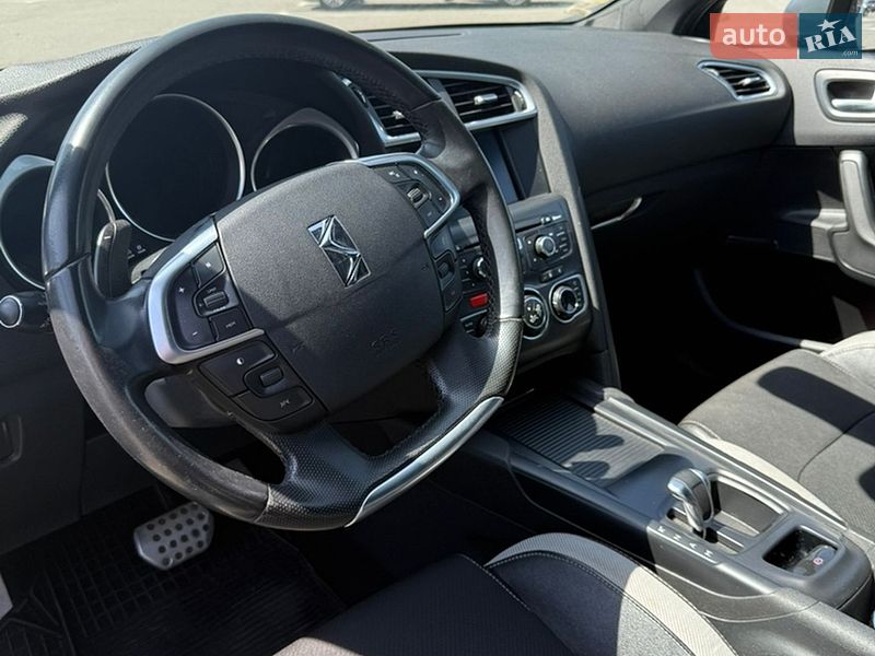 Хэтчбек Citroen DS4 2012 в Киеве