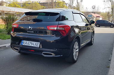 Хетчбек Citroen DS5 2012 в  фото 6 Хетчбек Citroen DS5 2012 в