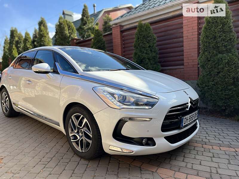 Хетчбек Citroen DS5 2014 в 