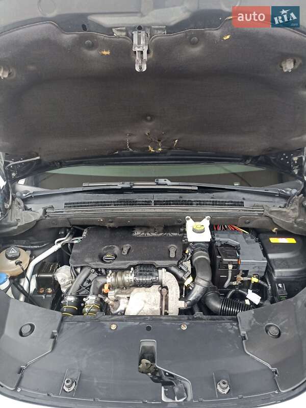Хетчбек Citroen DS5 2014 в Тернополі фото 24 Хетчбек Citroen DS5 2014 в Тернополі
