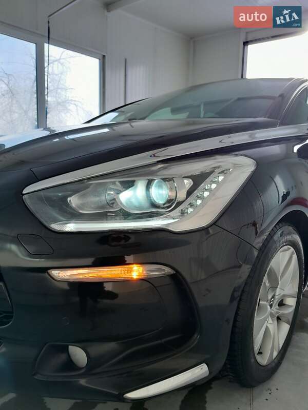 Хэтчбек Citroen DS5 2012 в Рогатине