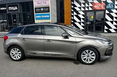 Хетчбек Citroen DS5 2012 в 