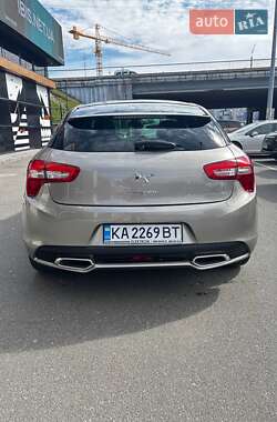 Хетчбек Citroen DS5 2012 в 