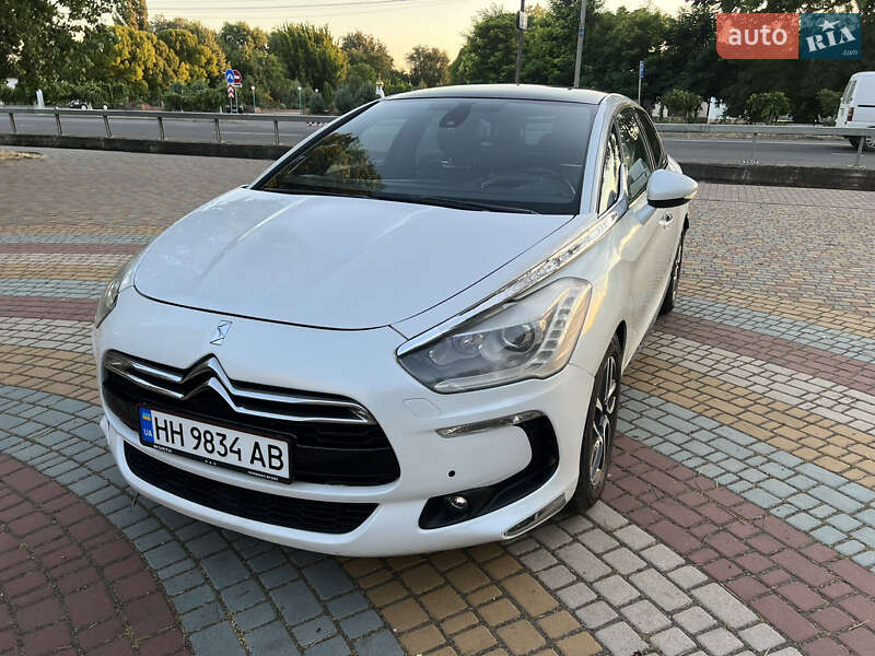 Хэтчбек Citroen DS5 2013 в Сарате