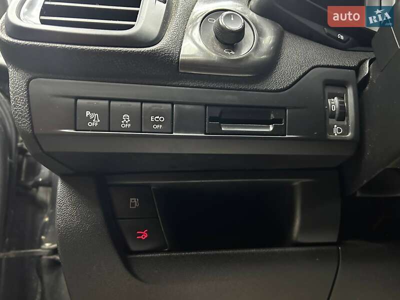 Хэтчбек Citroen DS5 2014 в Черновцах