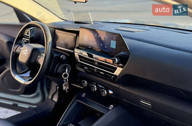 Хэтчбек Citroen e-C4 2022 в 