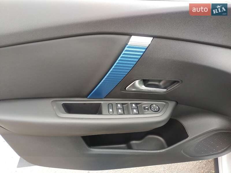 Хетчбек Citroen e-C4 2021 в Ромнах