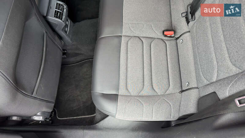 Хэтчбек Citroen e-C4 2023 в Киеве фото 40 Хэтчбек Citroen e-C4 2023 в Киеве