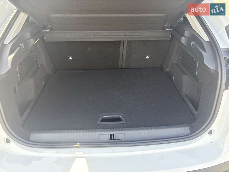 Хэтчбек Citroen e-C4 2021 в Львове