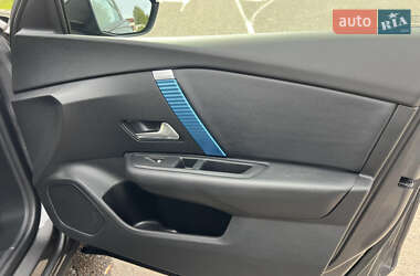 Хэтчбек Citroen e-C4 2022 в 