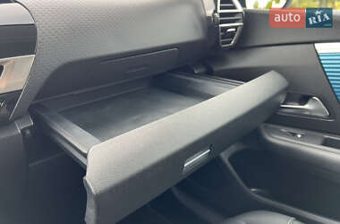 Хэтчбек Citroen e-C4 2022 в 