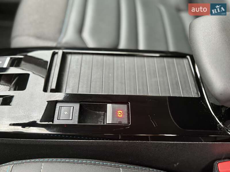 Хетчбек Citroen e-C4 2020 в Дрогобичі фото 90 Хетчбек Citroen e-C4 2020 в Дрогобичі