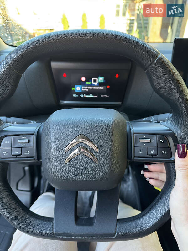 Хэтчбек Citroen e-C4 2022 в Кременце фото 13 Хэтчбек Citroen e-C4 2022 в Кременце