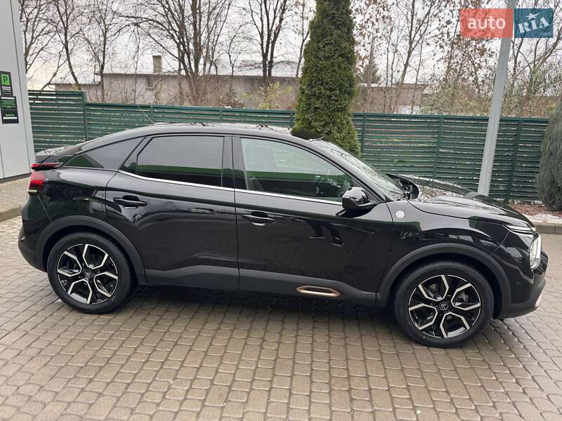 Хэтчбек Citroen e-C4 2022 в Львове