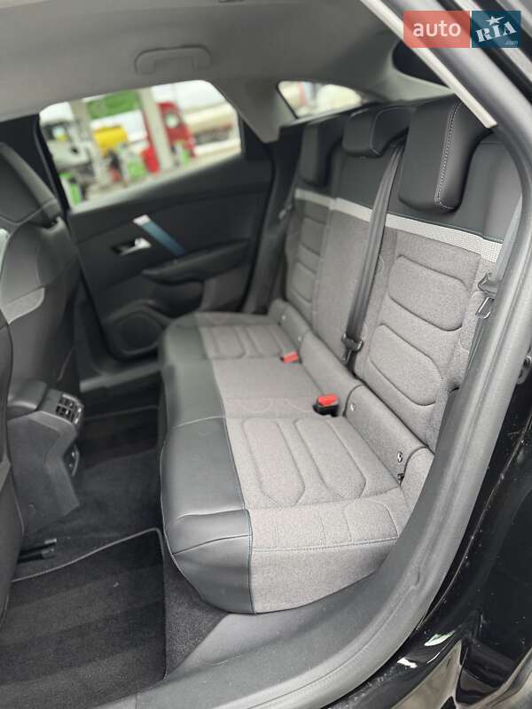 Хэтчбек Citroen e-C4 2022 в Львове