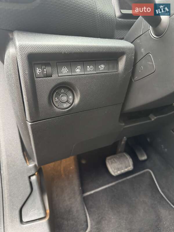 Хэтчбек Citroen e-C4 2022 в Львове