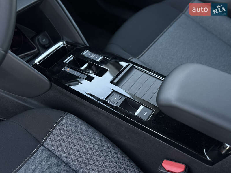 Хэтчбек Citroen e-C4 2022 в Львове