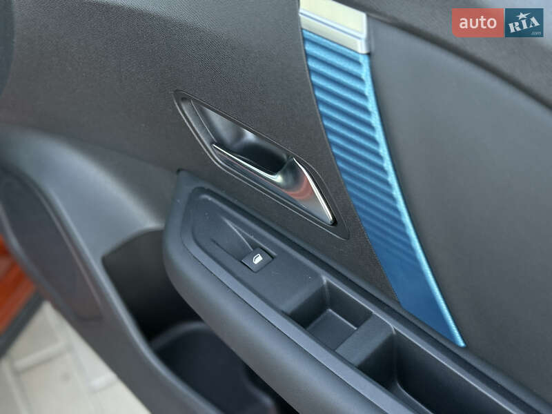 Хэтчбек Citroen e-C4 2022 в Львове