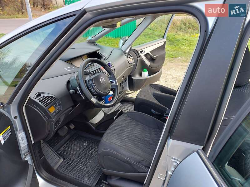 Минивэн Citroen Grand C4 Picasso 2011 в Комарному