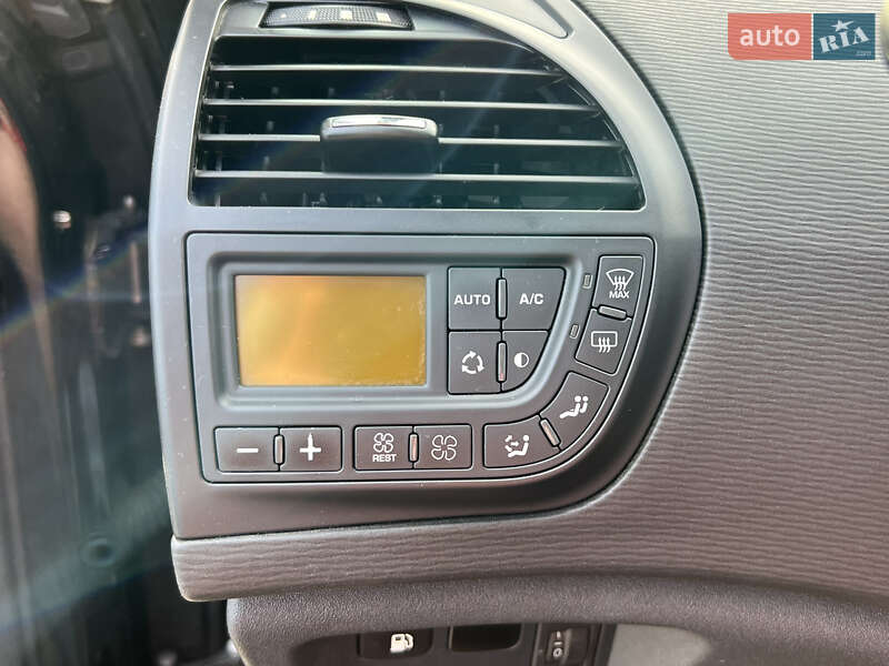 Минивэн Citroen Grand C4 Picasso 2010 в Березному
