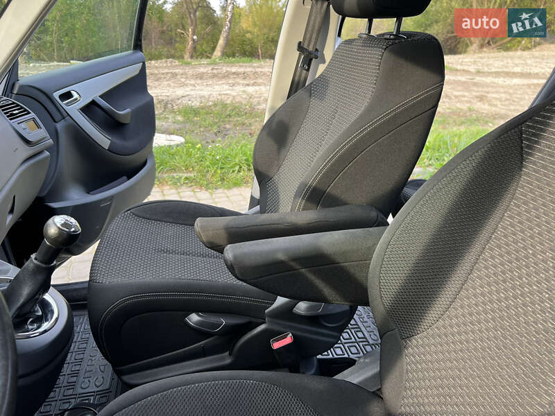 Минивэн Citroen Grand C4 Picasso 2010 в Березному