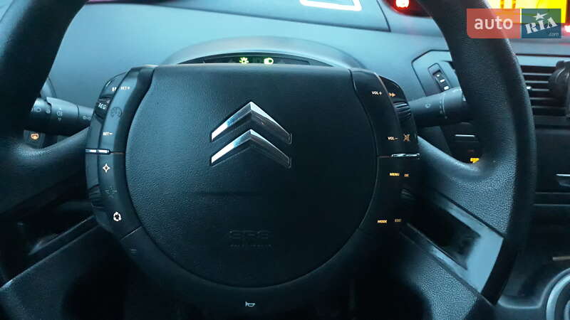 Минивэн Citroen Grand C4 Picasso 2010 в Теофиполе