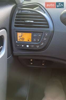 Минивэн Citroen Grand C4 Picasso 2011 в 