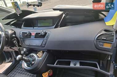 Минивэн Citroen Grand C4 Picasso 2011 в 