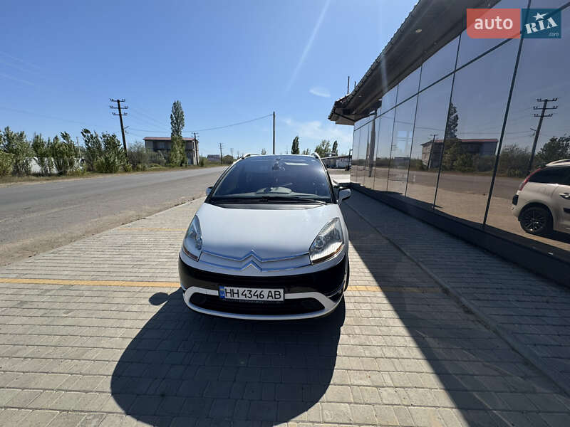 Минивэн Citroen Grand C4 Picasso 2010 в Каролине-Бугазе