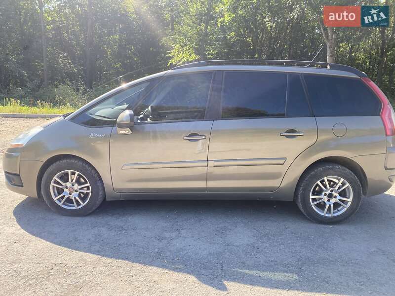 Минивэн Citroen Grand C4 Picasso 2010 в 