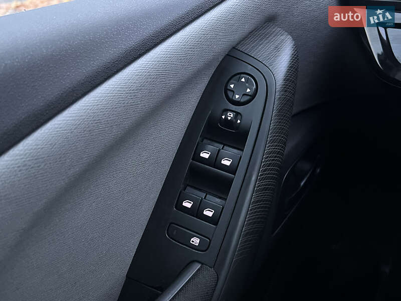 Минивэн Citroen Grand C4 Picasso 2015 в Львове фото 94 Минивэн Citroen Grand C4 Picasso 2015 в Львове