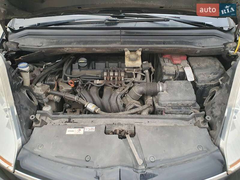 Минивэн Citroen Grand C4 Picasso 2008 в Стрые фото 57 Минивэн Citroen Grand C4 Picasso 2008 в Стрые