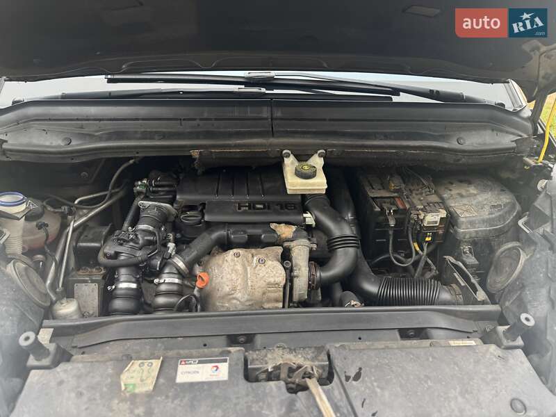 Минивэн Citroen Grand C4 Picasso 2010 в Долине