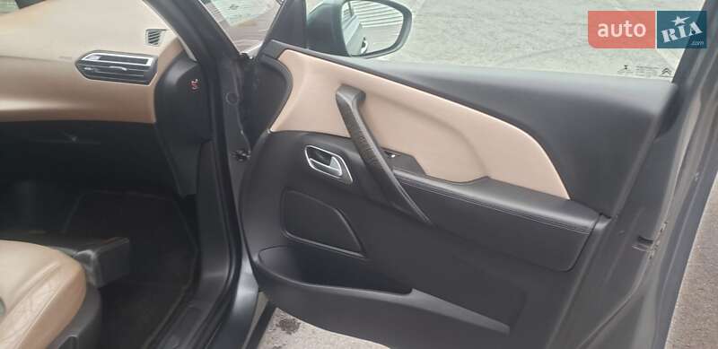 Мінівен Citroen Grand C4 Picasso 2013 в Львові фото 14 Мінівен Citroen Grand C4 Picasso 2013 в Львові