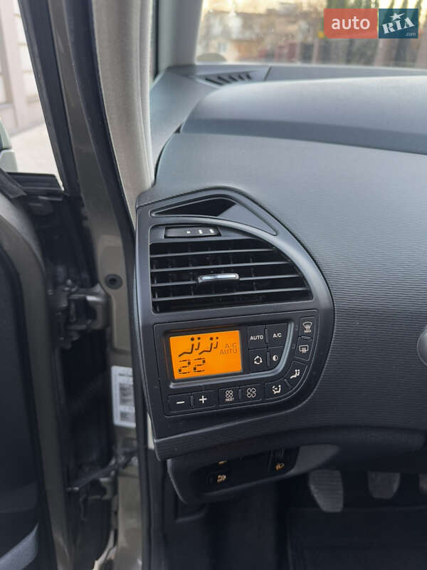 Минивэн Citroen Grand C4 Picasso 2012 в Ивано-Франковске фото 28 Минивэн Citroen Grand C4 Picasso 2012 в Ивано-Франковске