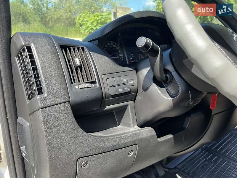 Вантажний фургон Citroen Jumper 2015 в Стрию